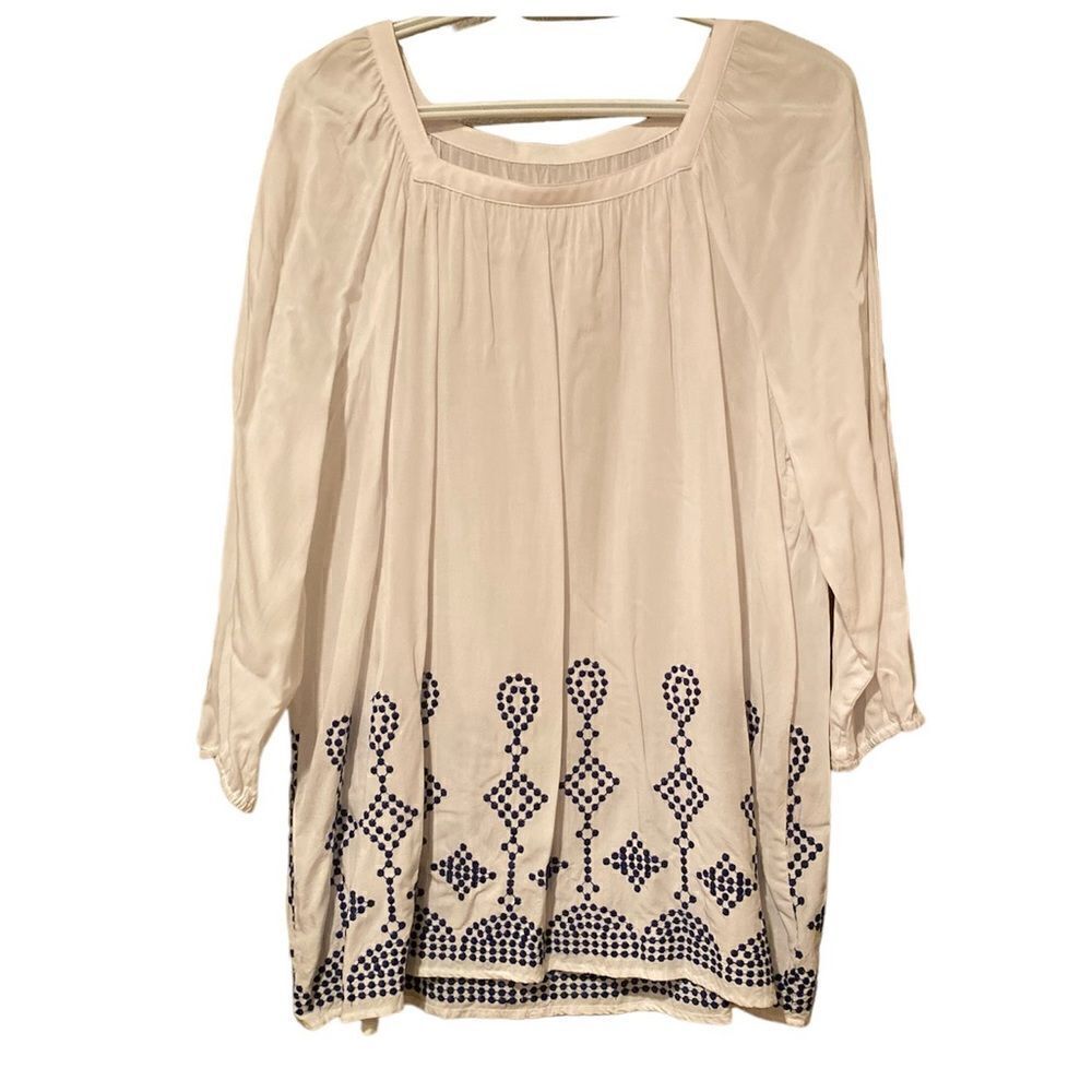 St John’s Bay Embroidered Top Size XL White & Navy Blue